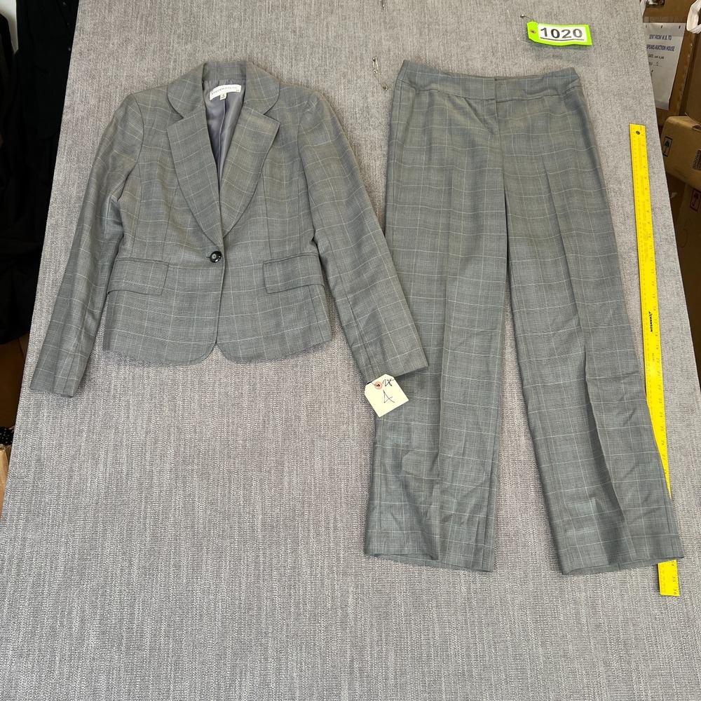 Jones 2-Piece Blazer & Pants Suit Set Womens 4P Gray Plaid Formal Office Career